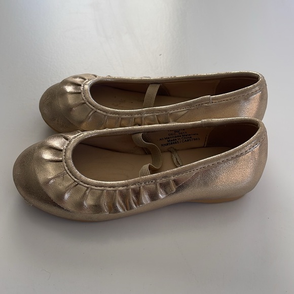 Harper Canyon Gold Mary Jane’s - Picture 2 of 6